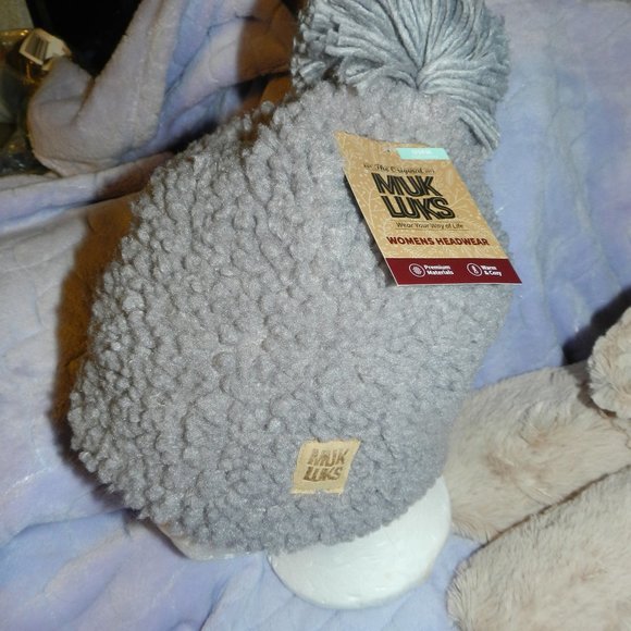 Muk Luks Women's Sherpa Pom Pom Beanie Hat  Grey NWT/NEW - Picture 4 of 14